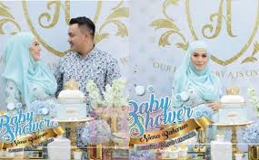 Selain itu, niena juga mempunyai perniagaan secara atas taliannya sendiri iaitu se7enscarves by nienabaharun yang menjual telekung, rantai leher dan tudung. Kecil Kecil Dah Handsome Niena Baharun Kongsi Foto Anak Netizen Puji Kecomelan Adiel Berita Steady