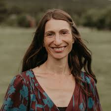 Joy as a Practice in Nursing Education: the (Re)Brilliant Way