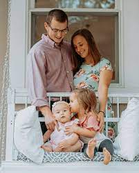 Family Portraits Chantel Miller Storytelling In 2020 Family Portraits Family Photography Portrait