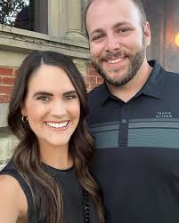 Shayna Hall's Instagram, Twitter & Facebook