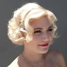 However, short styles can help to make fine strands appear thicker, while longer cuts tend to make a lack of volume look more obvious. 40 Pin Up Hairstyles For The Vintage Loving Girl