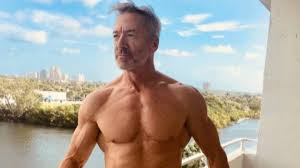 These two phrases will bring out the hero response in a man. Man In His 60s Says He Has Body Of 20 Year Old After Discovering Bodybuilding Ladbible