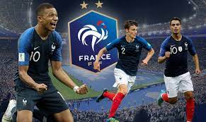 L'équipe (pronounced lekip, french for the team) is a french nationwide daily newspaper devoted to sport, owned by éditions philippe amaury. Super League A Quoi Ressemblerait L Equipe De France Sans Ses Bannis