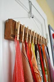 Steche jetzt ganz vorischtig ein loch in die vorderseite deines eis. Holzerne Wascheklammerstoffe Des Kreativen Handwerks Wand Hangen Bastelideen Dekoration Fur Kleine Zimmer Wascheklammern Selber Machen