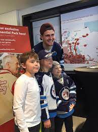 Winnpeg jets center mark scheifele still has two days before he laces up the skates for game 1 against the edmonton oilers. Mark Scheifele Is In The House At Rogers Hometown Hockey Facebook
