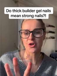 Guía sobre la aplicación de Builder Gel para uñas fuertes