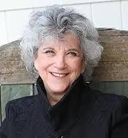 Amazon.com: The Curtain Falls in Paris: An Aria Nevins and Noah Roche  Mystery: 9781685129491: Zackheim, Victoria: Books