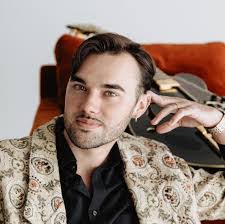 Chris Yeomans's Instagram, Twitter & Facebook