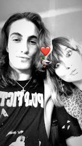 Biografia, età, altezza, fidanzata, fratello e genitori del cantante maneskin. Insieme Sempre Damiano E Victoria 77 Nataleskin Wattpad