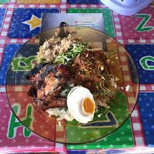 Namun jika bosan dengan sajian yang makanan praktis ini juga bisa kamu jadikan lauk untuk pendamping nasi. Photos At Warung Nasi Kerabu Damia Malay Restaurant In Kuala Terengganu