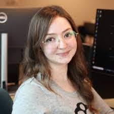 Lori Wareham's Instagram, Twitter & Facebook