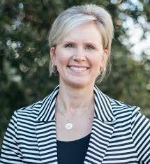 Lisa Brownlee's Instagram, Twitter & Facebook