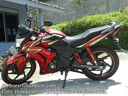 Motor verza dirilis sejak tahun 2013 dan ada sedikit facelitf tahun 2015 serta perubahan menjadi honda cb150 verza pada tahun 2018 dengan bentuk khas lampu menjadi bulat. Gallery Modifikasi Honda Verza 150 Ferboes Com