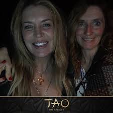 Gracias por venirte a mi restaurante favorito para tu despedida de LA buen  regreso an Argentina hermana @danielavidal17 @benja.kapo.secco los adoramos  😍🥰😘