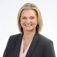 Diana Neumann's Instagram, Twitter & Facebook