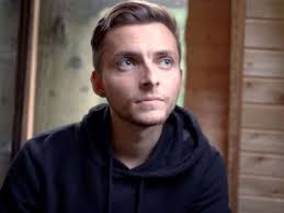 Drastische aufnahmen und rührende worte. The Real Life Guys Philipp Mickenbecker Geschockt Maden Zerfressen Seinen Korper Hessen