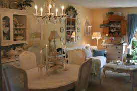 Admin may 7, 2021 home 30 views. Romantic Dining Room With Vintage Crystal Chandelier Founterior