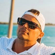 Michael Molt's Instagram, Twitter & Facebook