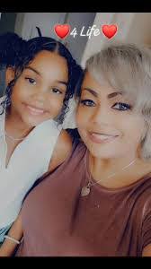 Nadia Brooks's Instagram, Twitter & Facebook