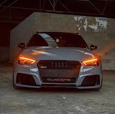 The rs 6 avant rs tribute edition pays homage to the rs 2 with its silver wheels, black roof rails, nogaro blue exterior paint, body color mirrors, red brake calipers, rs sport exhaust, black optic package, and a variety of audi exclusive interior finishes. Voiture Audi Fond Ecran