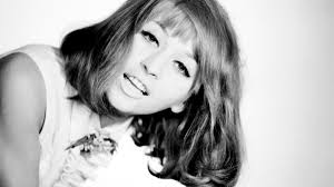 Biografia Jeremiego Przybory. Żuan Don'. Barbara Wrzesińska była od  Przybory młodsza o 23 lata. Ich miłość zaczęła się dzięki wacie udającej  piersi