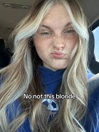 Amber Cornell (@hihunnay)