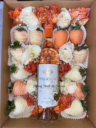 Guests can eat their centerpieces after dinner! Stella Rose Peach In 2020 Chocolate Covered Strawberries Bouquet Strawberry Gifts Halloween Chocolate Covered Strawberries