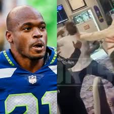 VIDEO: Dude Who Threw Fists With NFL Legend Adrian Peterson During Crazy  Poker Fight Shares Gripping Play-By-Play Of Exactly What Happened Full  story via 🔗 in comments. 👇