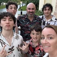 𝗠𝗶𝗸𝗲 𝗕𝗮𝗹𝗹 💫 Mike was one of the first employees at SE back in 1999  and who the staff all enjoyed because of his sense of humour. Mike is now  married to