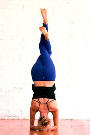 10 Reasons To Do A Headstand Every Day All Yoga Poses Yoga Photography Yoga Poses