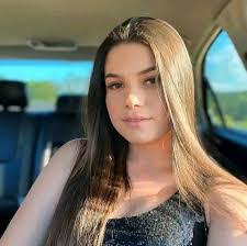 Lea Krause's Instagram, Twitter & Facebook