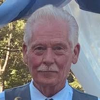 Steven Grosse's Instagram, Twitter & Facebook