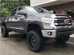 6 inch rough country lift fuel 20×9on 35s , trd pro grill trd pro exhaust dual extang 2.0 tonneau. Toyota Tundra Xd
