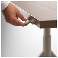 Idasen Schreibtisch Sitz Steh Braun Beige Ikea Schreibtisch Rohre Und Ikea