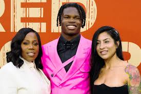 Travis Hunter's Fiancée Leanna Lenee Supports Him at NFL Draft After  Controversy