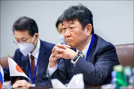 It is my ultimate goal to solve the problem of how consciousness arises from the neural activities in the brain. Ib0ph Jtiknmnm