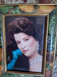 Who remembers glamour shots from the mall?