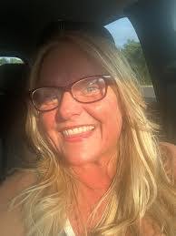 Beth Ashbrook's Instagram, Twitter & Facebook