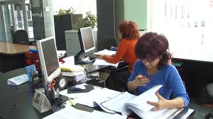 Voucherele de vacanţă şi normele de hrană se vor acorda de la începutul lui 2018 în bani, a declarat, marţi, ministrul muncii şi justiţiei sociale, lia mai mulţi bugetari iau tichete de masă anul acesta şi, de asemenea, este o ordonanţă de urgenţă, dată de guvernul româniei, în care toţi bugetarii iau un. Ce Categorii De AngajaÅ£i Vor Primi Norma De Hrana De Peste 340 De Lei Pe LunÄ