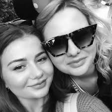 Julia Higgins and Evan Dossett's Wedding Website