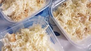 Parut keju, lalu masukan kedalam panci berisi susu. Manisnya Pas Begini Resep Membuat Dessert Kekinian Stup Roti Tawar Keju