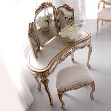 Complete with seven ample sized storage drawers, this venetian dressing table is easy to assemble and features silver handles. Antique Finish Silver Rococo Dressing Table Set Juliettes Interiors