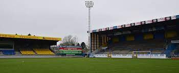 De voorlaatste wedstrijd van de reguliere competitie wordt om 16.00 uur afgetrapt. Het Stadion Welkom Bij Geel Blauw Leeuwenstrijdensamen