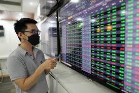 Một công ty chứng khoán lãi bán niên tăng 165 lần, 8 lãnh đạo đồng ...