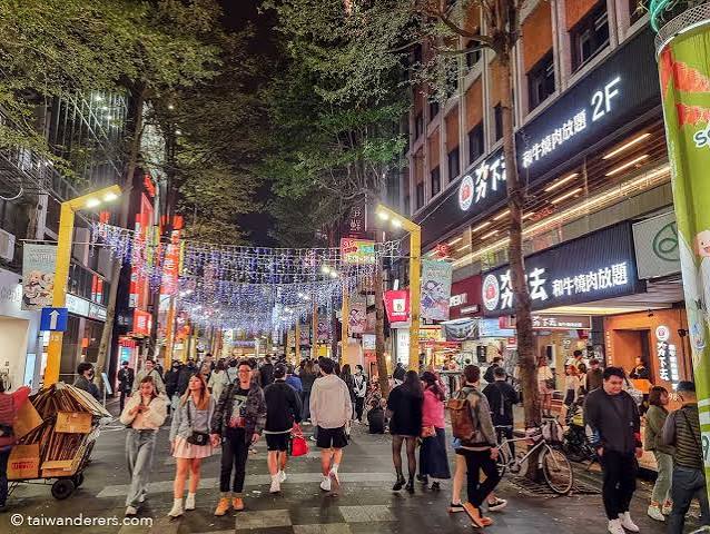 Ximending at Night - 20 Epic Evening Activities in Ximending - Taiwanderers
