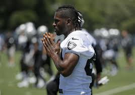 Apart from antonio brown's sons with his fiancee chelsie kyriss, he also has an older daughter, antaniyah, with wiltrice jackson and an older. Hard Knocks Antonio Brown S Son Asks Where S Roethlisberger Pittsburgh Post Gazette
