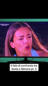 Simonetemptationisland