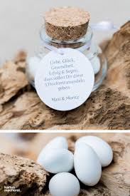 Fullt Kleine Susse Uberraschungen Fur Eure Gaste In Glaser Ab Und Stellt Sie Mit Individuellen Grussen Auf Hochzeitsmandeln Gastgeschenke Gastgeschenke Hochzeit