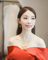 WING LIZ Makeup 新娘化妝·身分證化妝·荃灣化妝師·姊妹化妝· 宴會妝·註冊妝·個人化妝班·新娘化妝課程added a new...