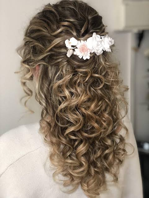 Mother of the Bride Hairstyles: 15 Stunning Ideas - hitched.co.uk